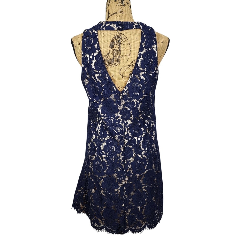 VINCE CAMUTO Size 8 Blue Floral Lace Overlay Open Back Cocktail Dress Mini Shift